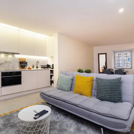 Apartment Whome Charming Getaway Near Campo Ourique