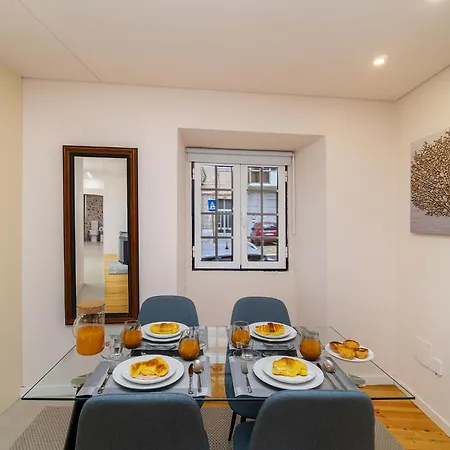 Daire Whome Charming Getaway Near Campo Ourique *